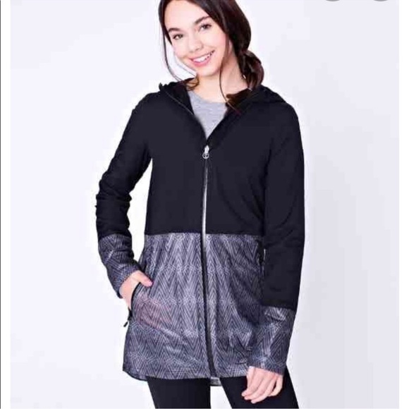Ivivva by Lululemon Mesh with the Rain Windbreaker Jacket - Picture 3 of 5
